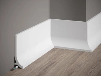 Listwa przypodłogowa Premium QS011P biała wym. 200 x 4 x 13.5 cm, z PolyForce