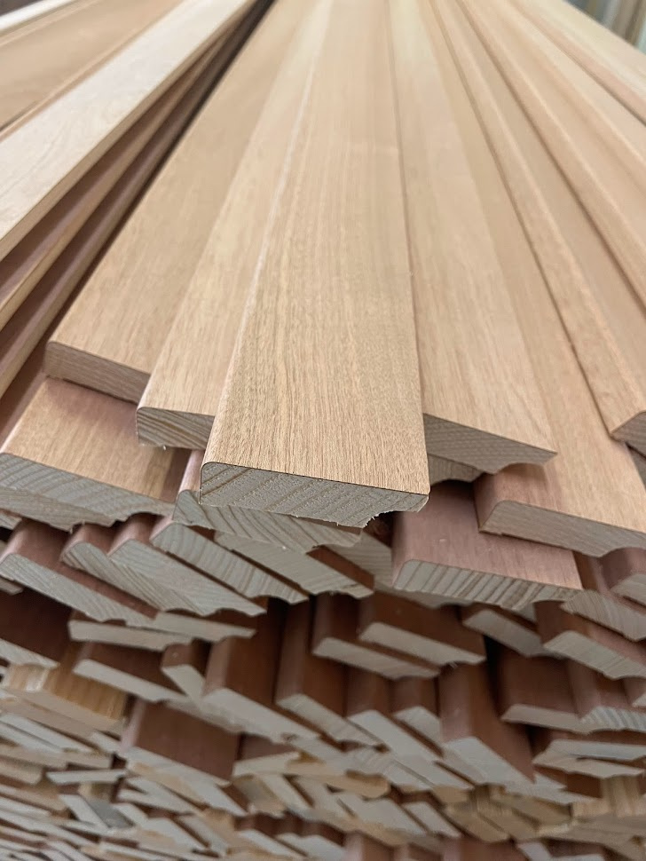 Listwa przypodłogowa fornirowana nielakierowana CP58 (240 cm x 5,8 cm x 1,6 cm) sapella