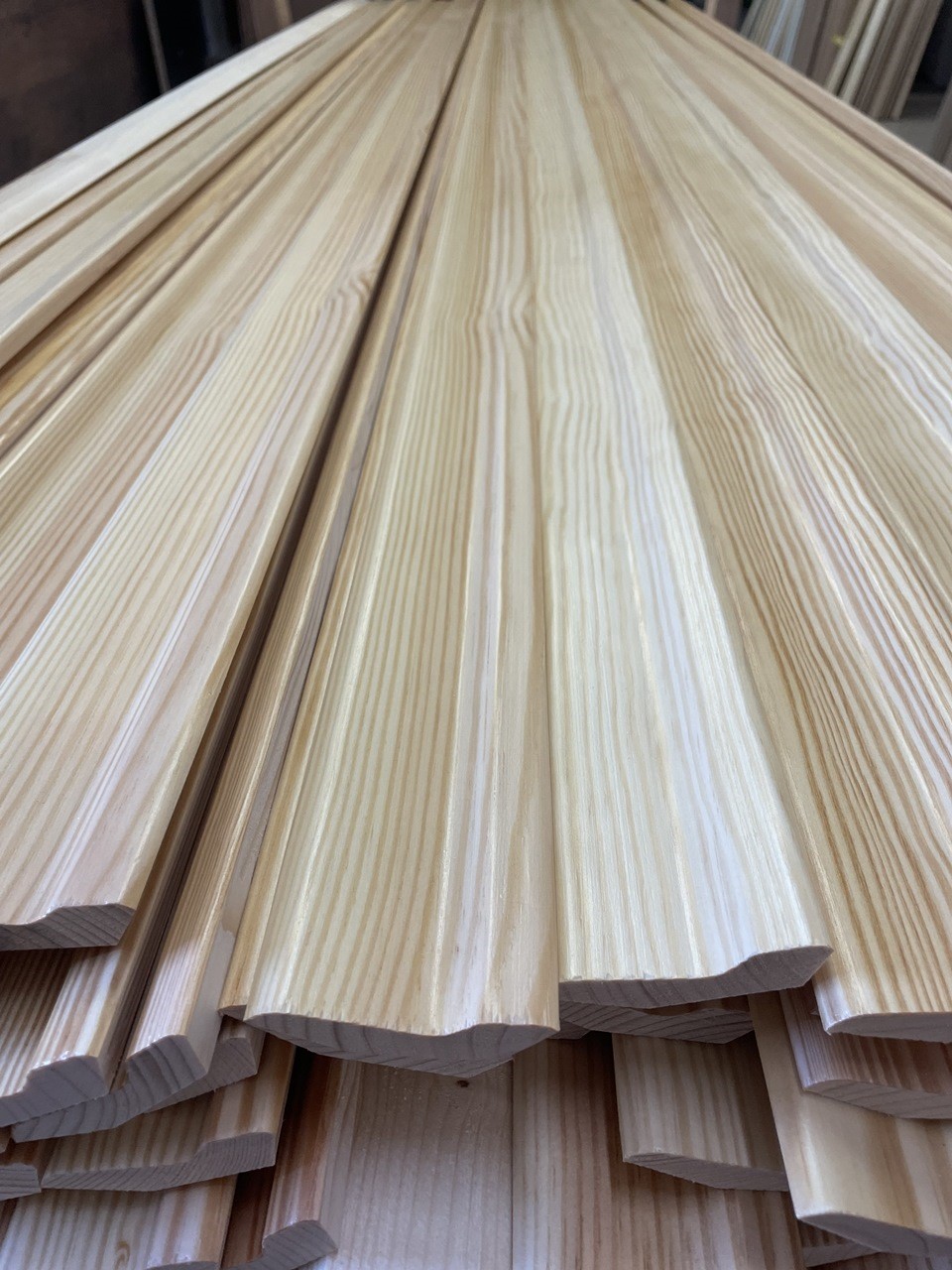 Listwa przypodłogowa fornirowana lakierowana LP60 (240 cm x 5 cm x 3 cm) sosna