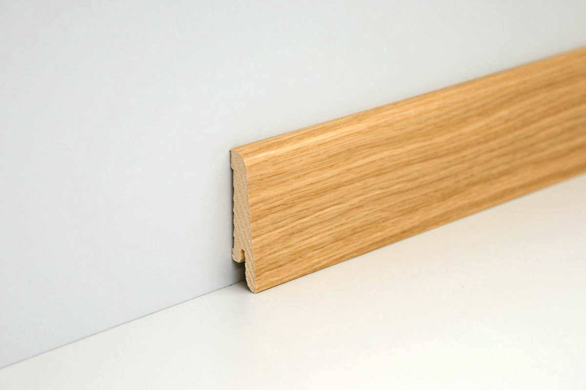 PRÓBKA 20 CM - Listwa przypodłogowa drewniana 60x15 mm - dąb europejski lakierowany