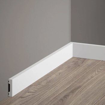 Listwa przypodłogowa Premium MD011P biała RAL 9003 wym. 200 x 1 x 4 cm, z PolyForce