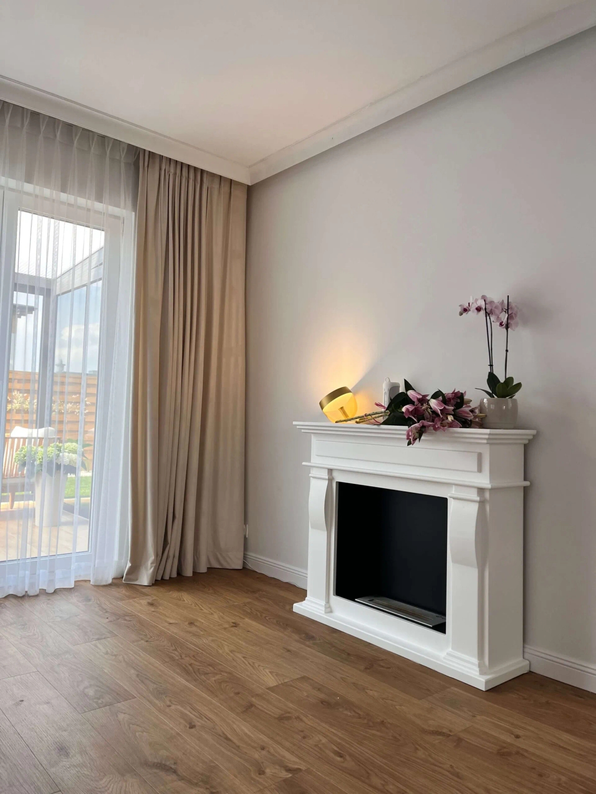 Maskownica karnisza biała QL026 wym. 240 x 4.1 x 10 cm, z PolyForce