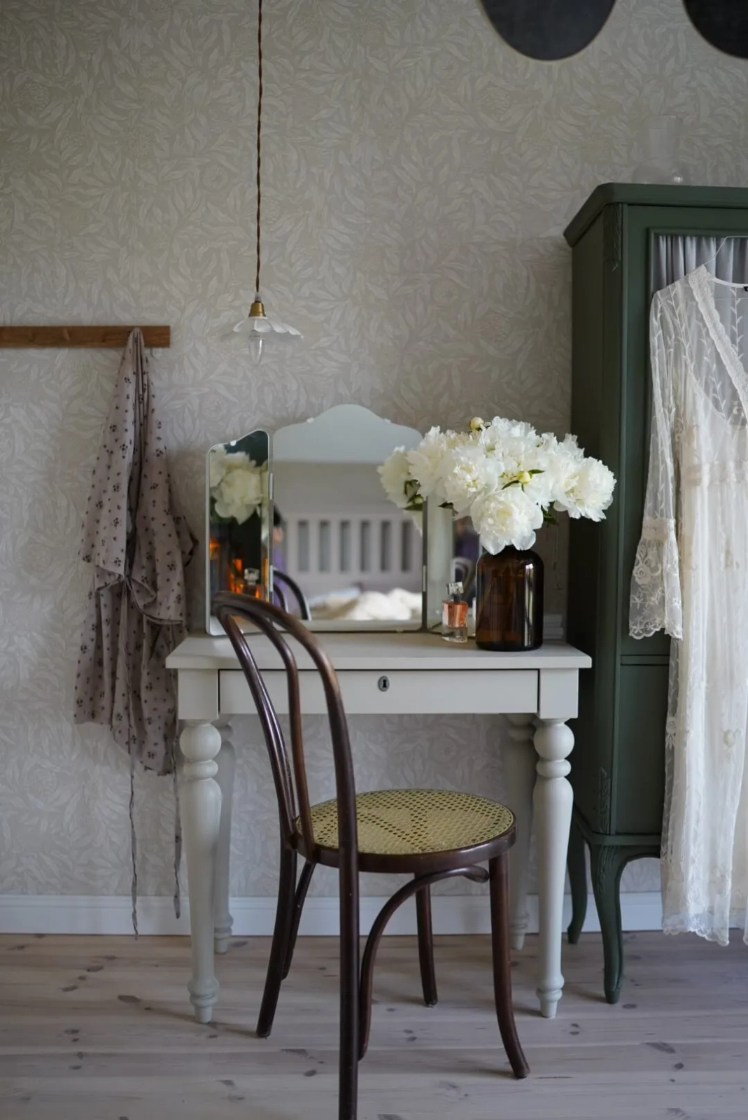 Listwa przypodłogowa MD094P biała RAL 9003 wym. 200 x 1.2 x 9.4 cm, z PolyForce