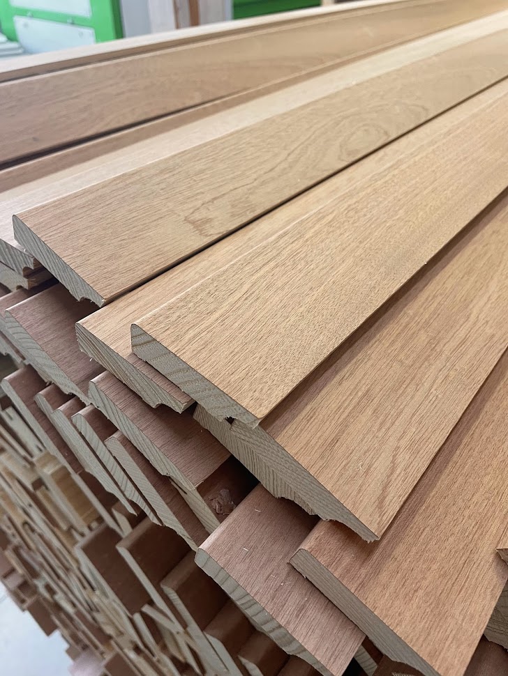 Listwa przypodłogowa fornirowana nielakierowana CP58 (240 cm x 5,8 cm x 1,6 cm) sapella