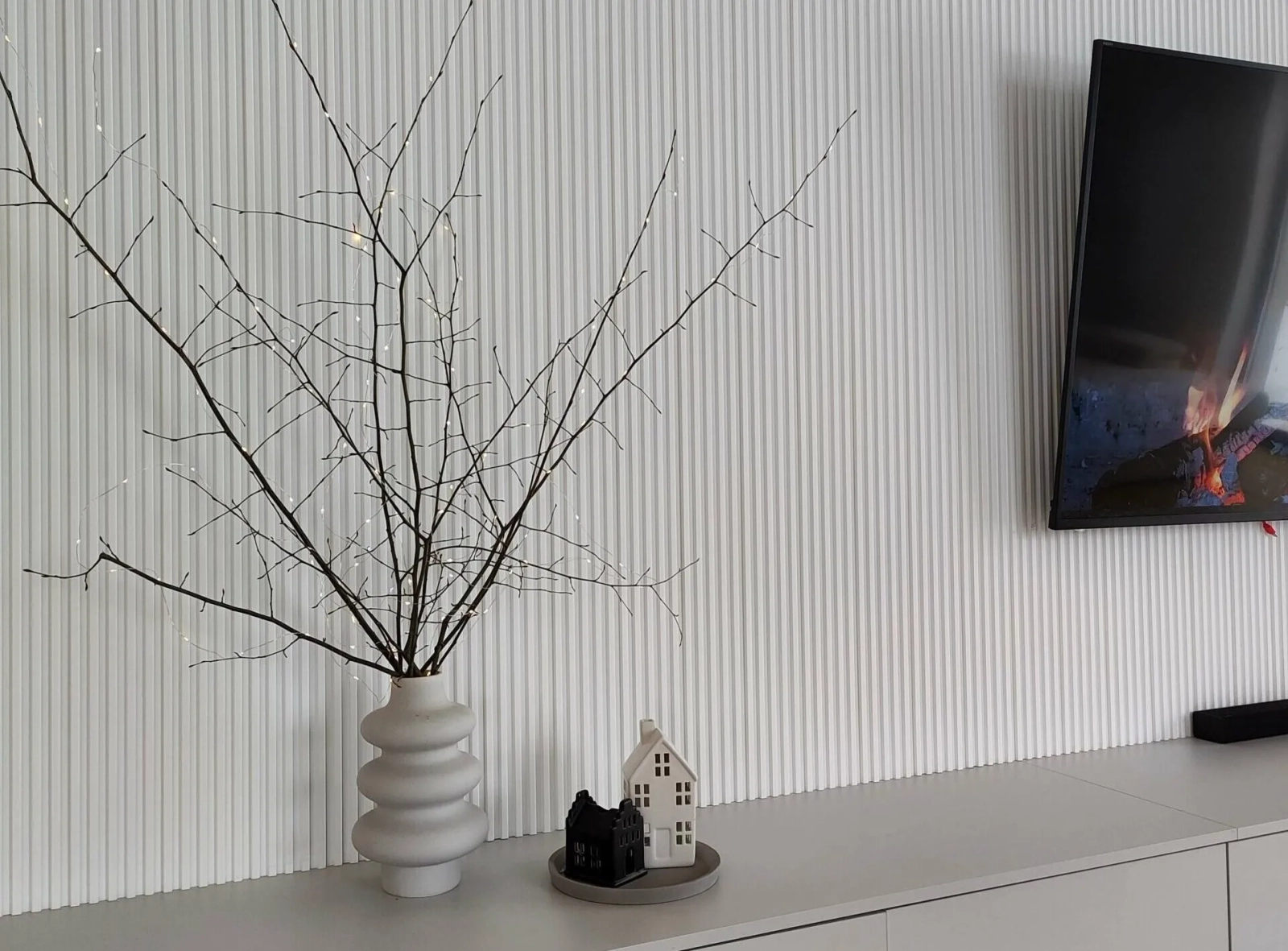 Lamela ścienna L0101 biała wym. 270 x 1.2 x 12 cm, z PolyForce