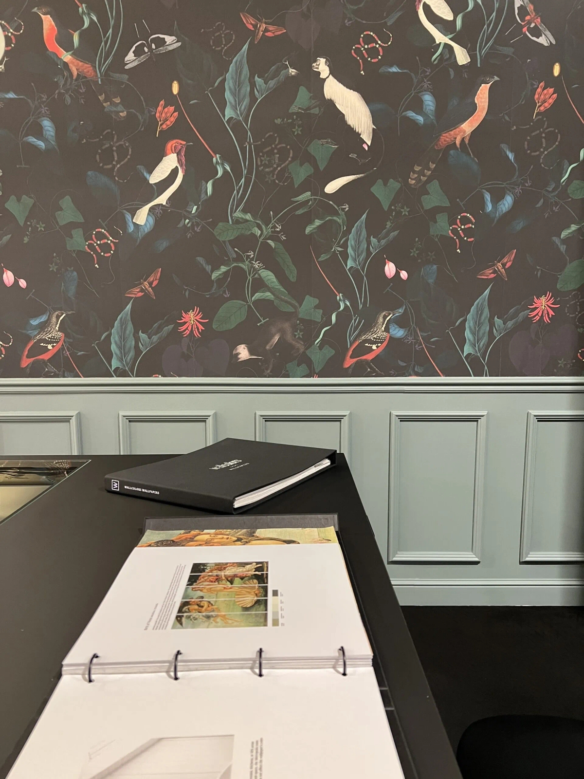 Listwa ścienna biała MD346 wym. 200 x 2.3 x 6.1 cm, z PolyForce