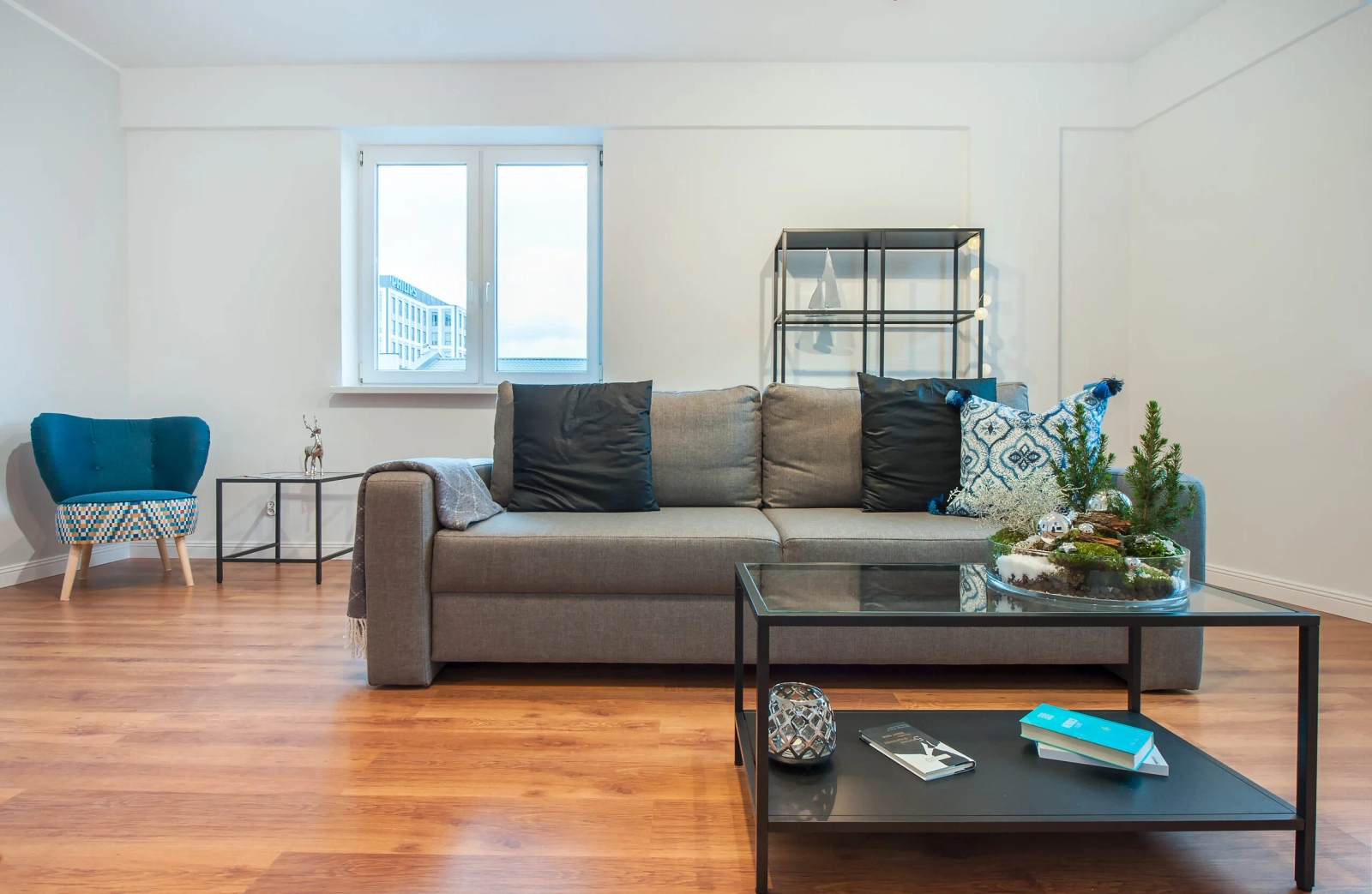 MD094 Listwa przypodłogowa biała wym. 200 x 1.2 x 9.4 cm, z PolyForce