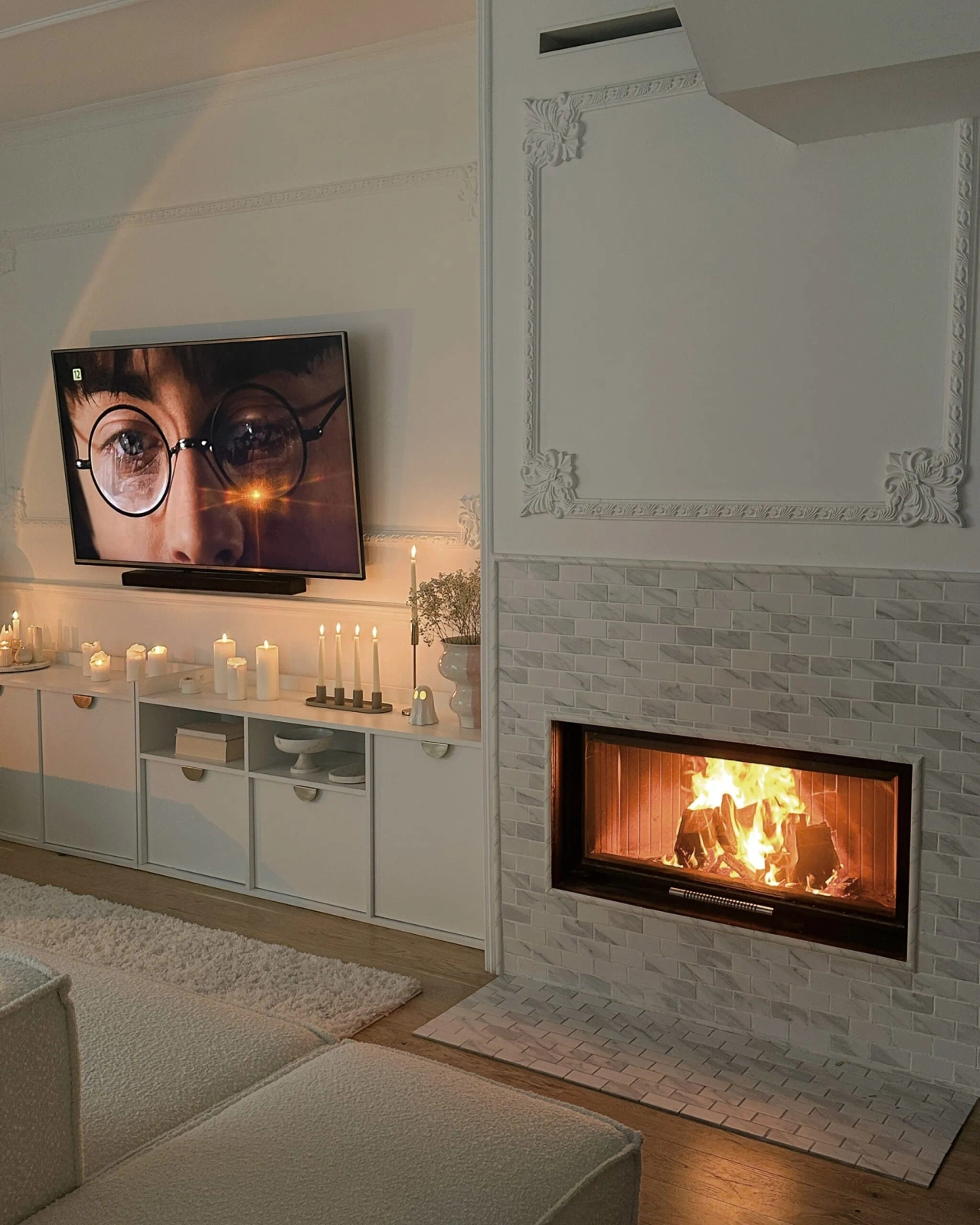 Piękny salon w stylu modern classic – Lekkość i elegancja