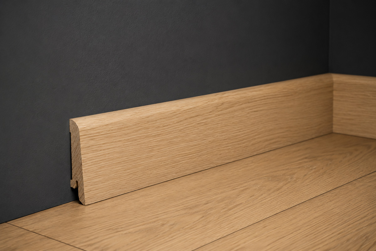 PRÓBKA 20 CM - Listwa przypodłogowa drewniana 60x15 mm - dąb europejski lakierowany