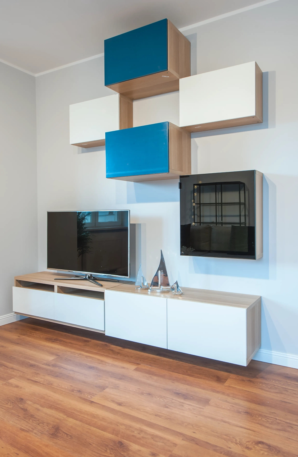 MD094 Listwa przypodłogowa biała wym. 200 x 1.2 x 9.4 cm, z PolyForce