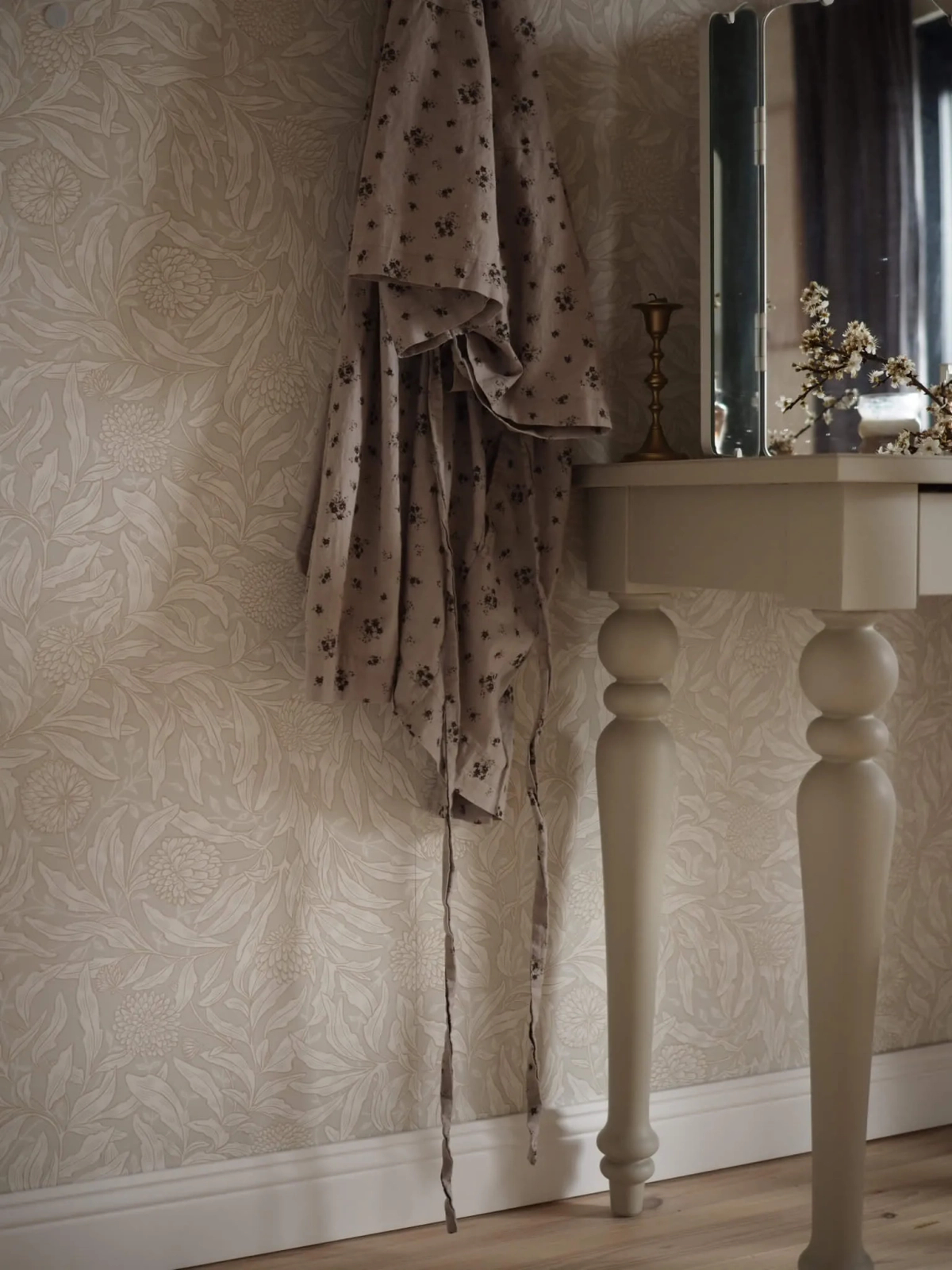 Listwa przypodłogowa MD094P biała RAL 9003 wym. 200 x 1.2 x 9.4 cm, z PolyForce