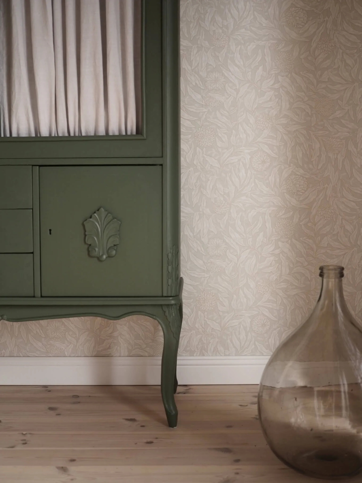 Listwa przypodłogowa MD094P biała RAL 9003 wym. 200 x 1.2 x 9.4 cm, z PolyForce