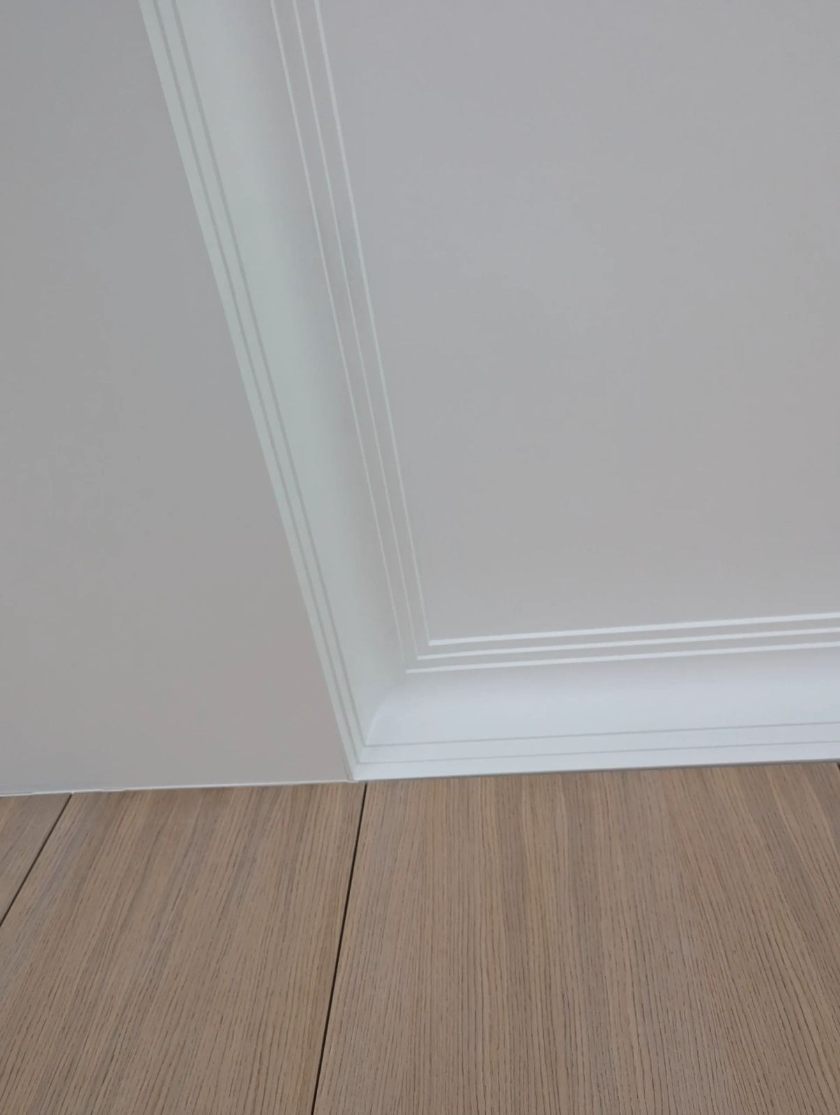 Listwa przysufitowa styropianowa MDB104 biała wym. 200 x 12.4 x 16.5 cm, z ProFoam