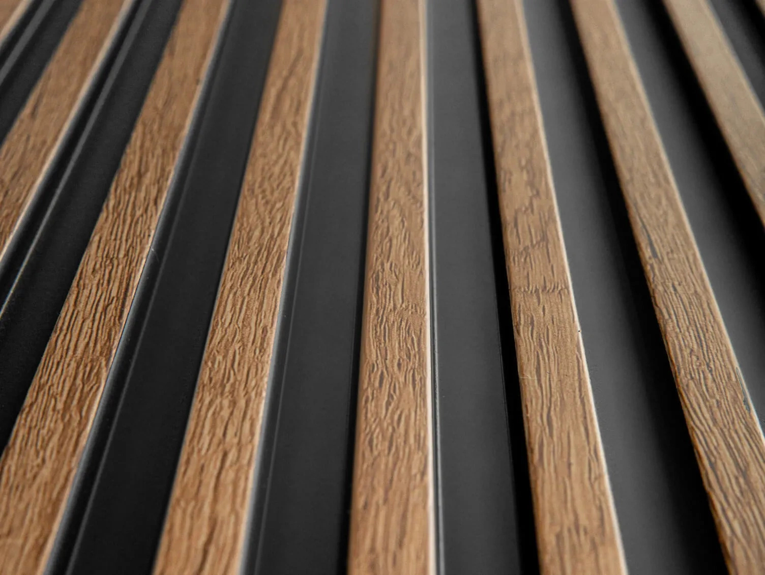 Lamela ścienna Dąb Klasyczny L0106 wym. 270 x 1.2 x 12 cm, z PolyForce, kolor dąb klasyczny