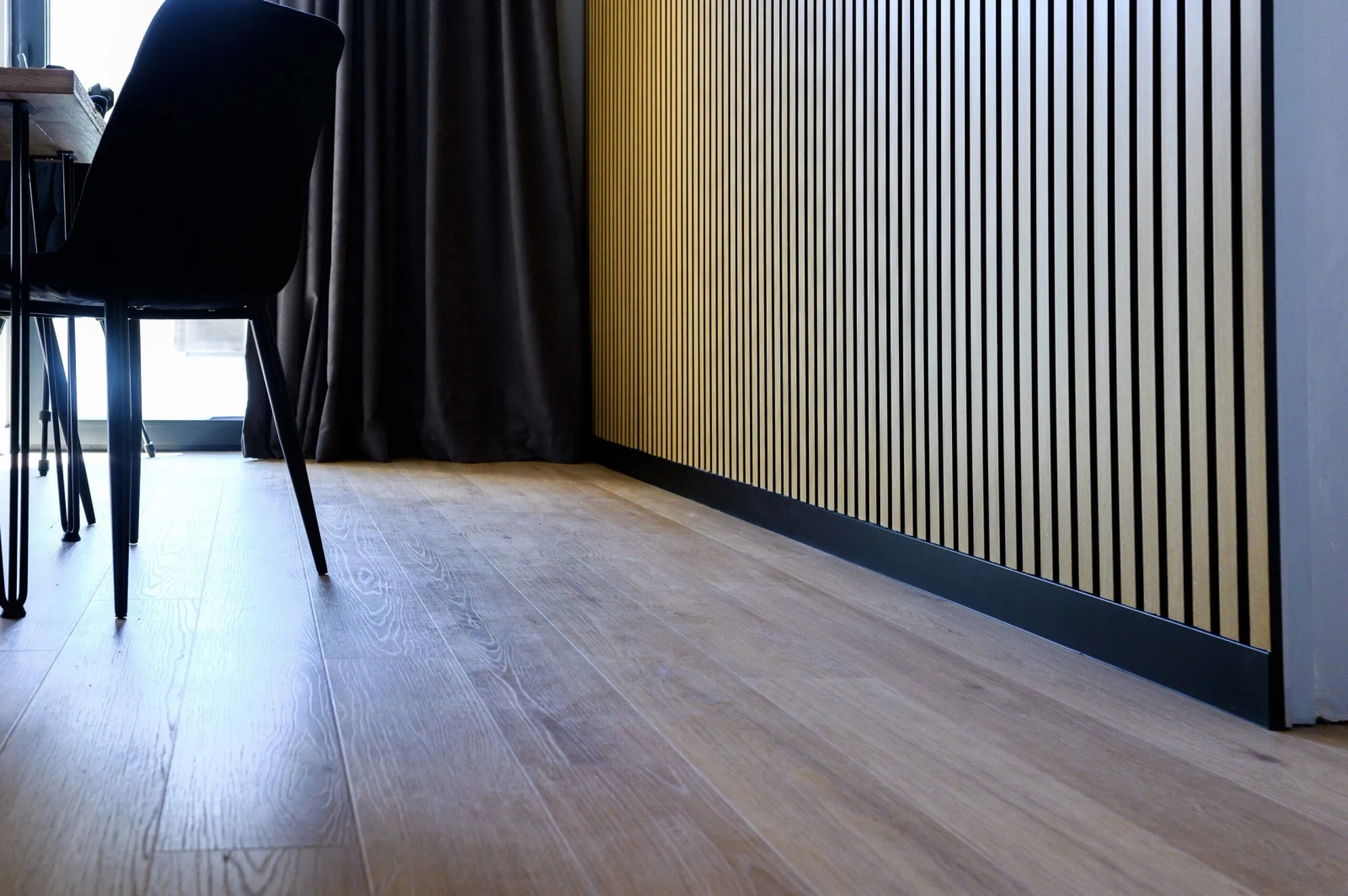 Lamela ścienna Dąb Naturalny L0205T, kolor naturalny dąb, wym. 200 x 1.2 x 12.1 cm, z PolyForce