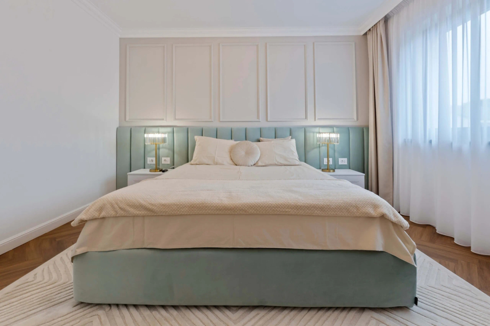 Listwa ścienna MD325 biała wym. 200 x 1.5 x 4.1 cm, z PolyForce