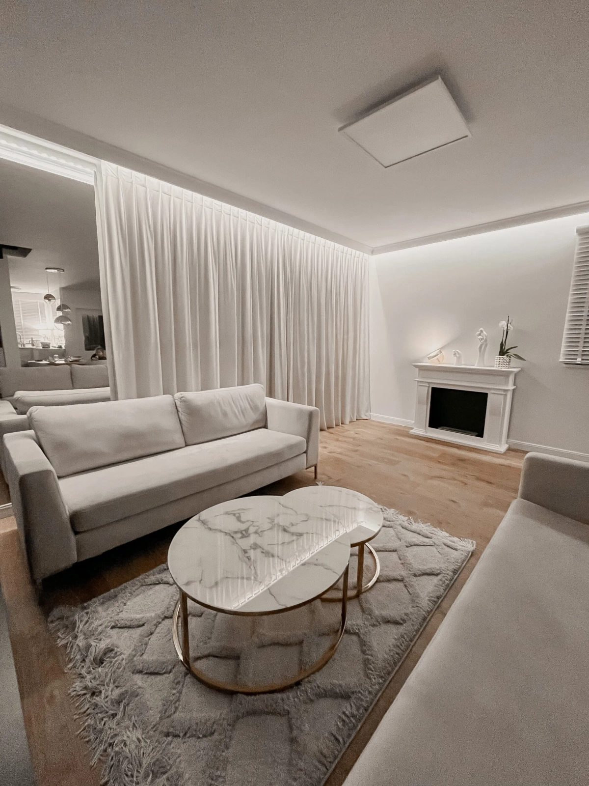 Maskownica karnisza QL026T biała wym. 200 x 4.1 x 10 cm, z PolyForce