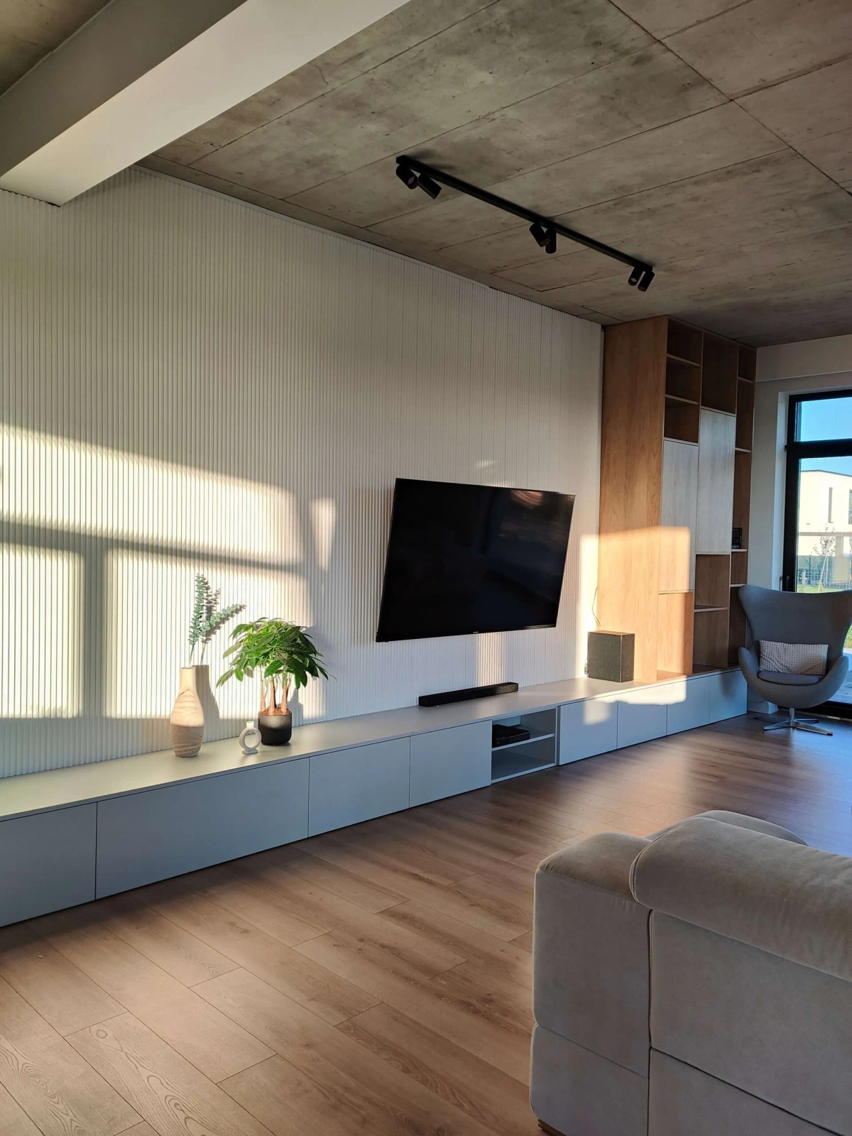 Lamela ścienna L0101 biała wym. 270 x 1.2 x 12 cm, z PolyForce