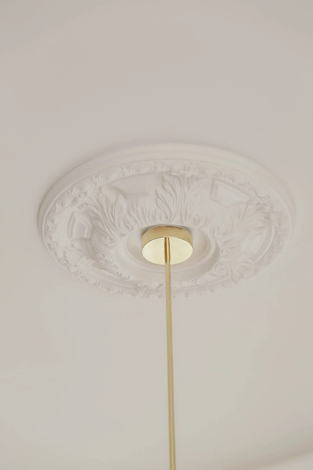 Piękny salon w stylu modern classic – Lekkość i elegancja
