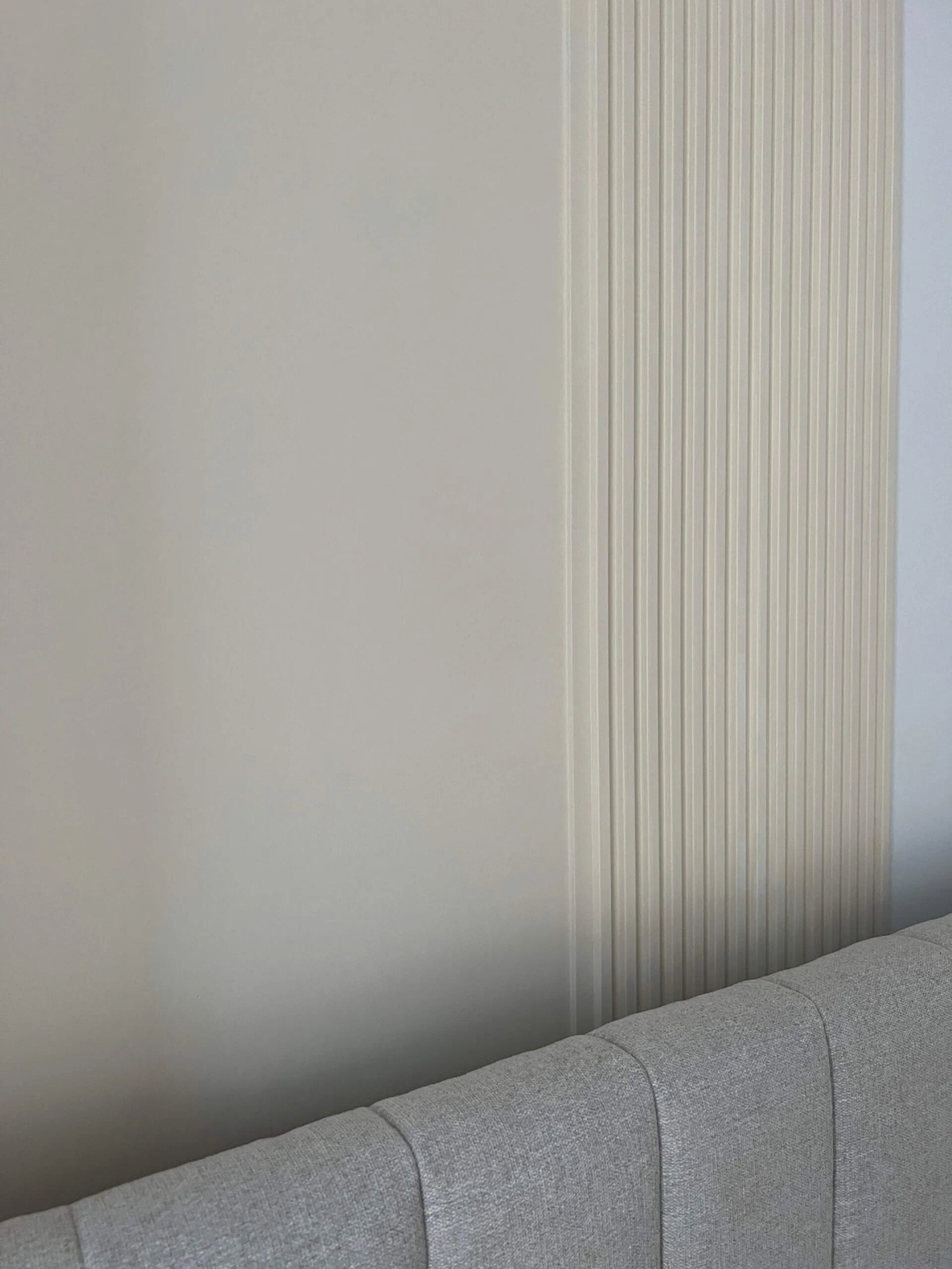 Lamela ścienna L0101 biała wym. 270 x 1.2 x 12 cm, z PolyForce