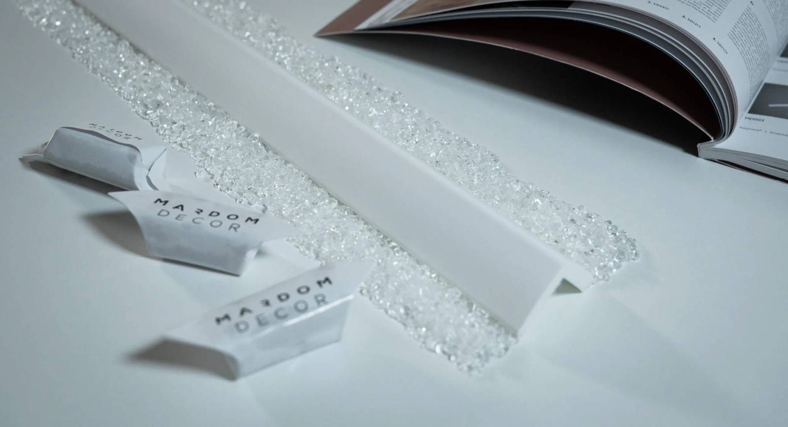 Listwa narożna biała MD237 wym. 200 x 3 x 3 cm, z PolyForce