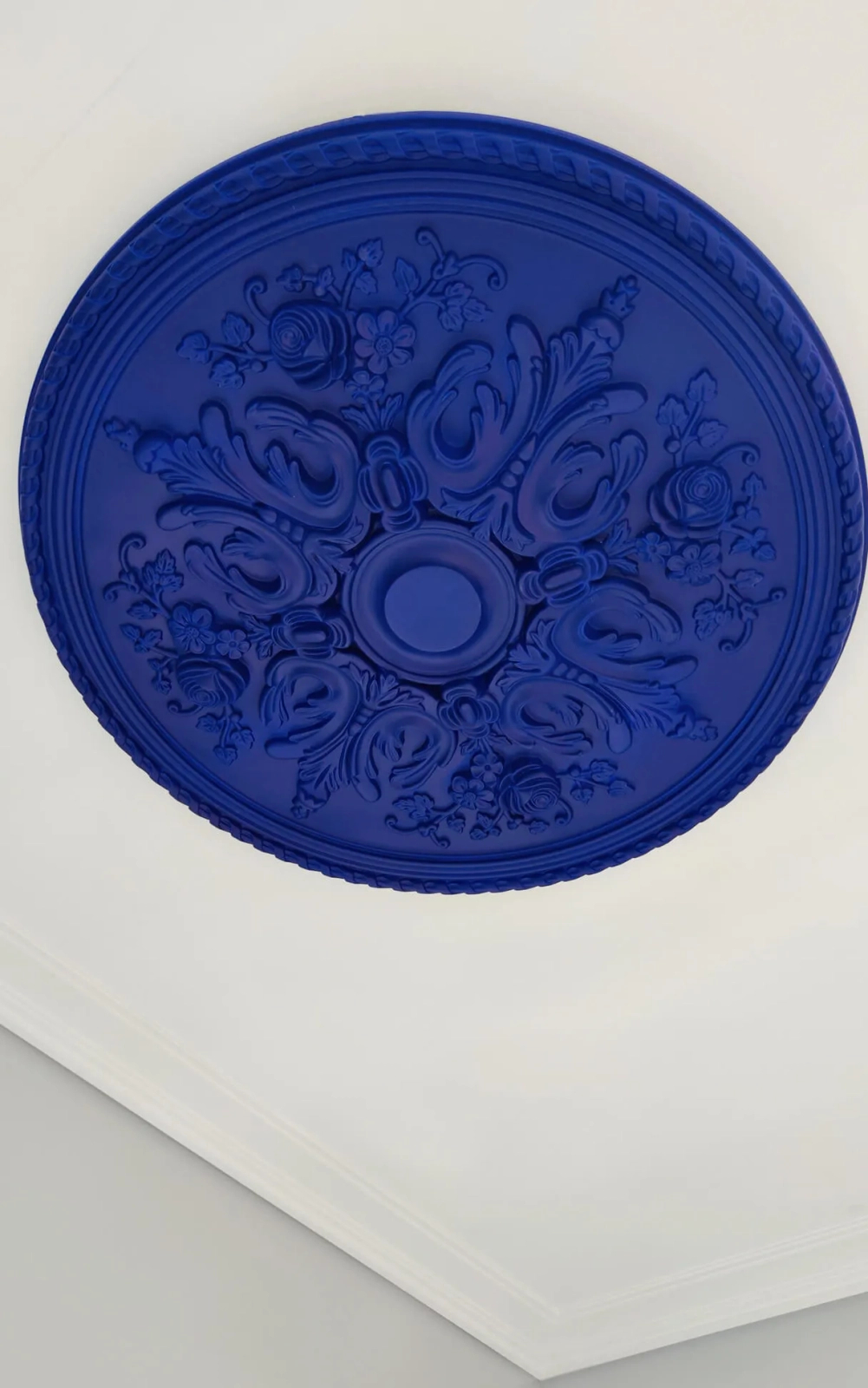 Rozeta sufitowa B3015 biała o wysokości 6.4 cm, z ProFoam