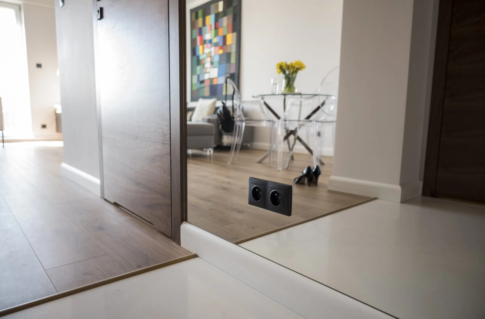 Listwa ścienana biała MD255 wym. 200 x 2 x 3.9 cm, z PolyForce