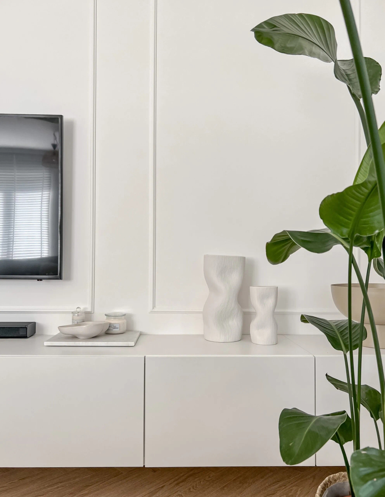 Listwa ścienna MD413 biała wym. 200 x 1.2 x 2.5 cm, z PolyForce