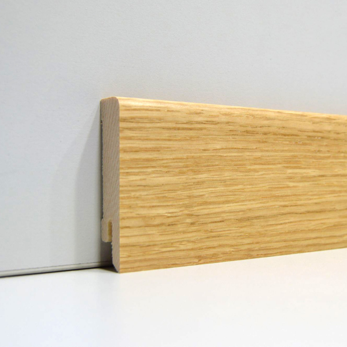 Listwa przypodłogowa drewniana 60x15 mm - dąb europejski lakierowany