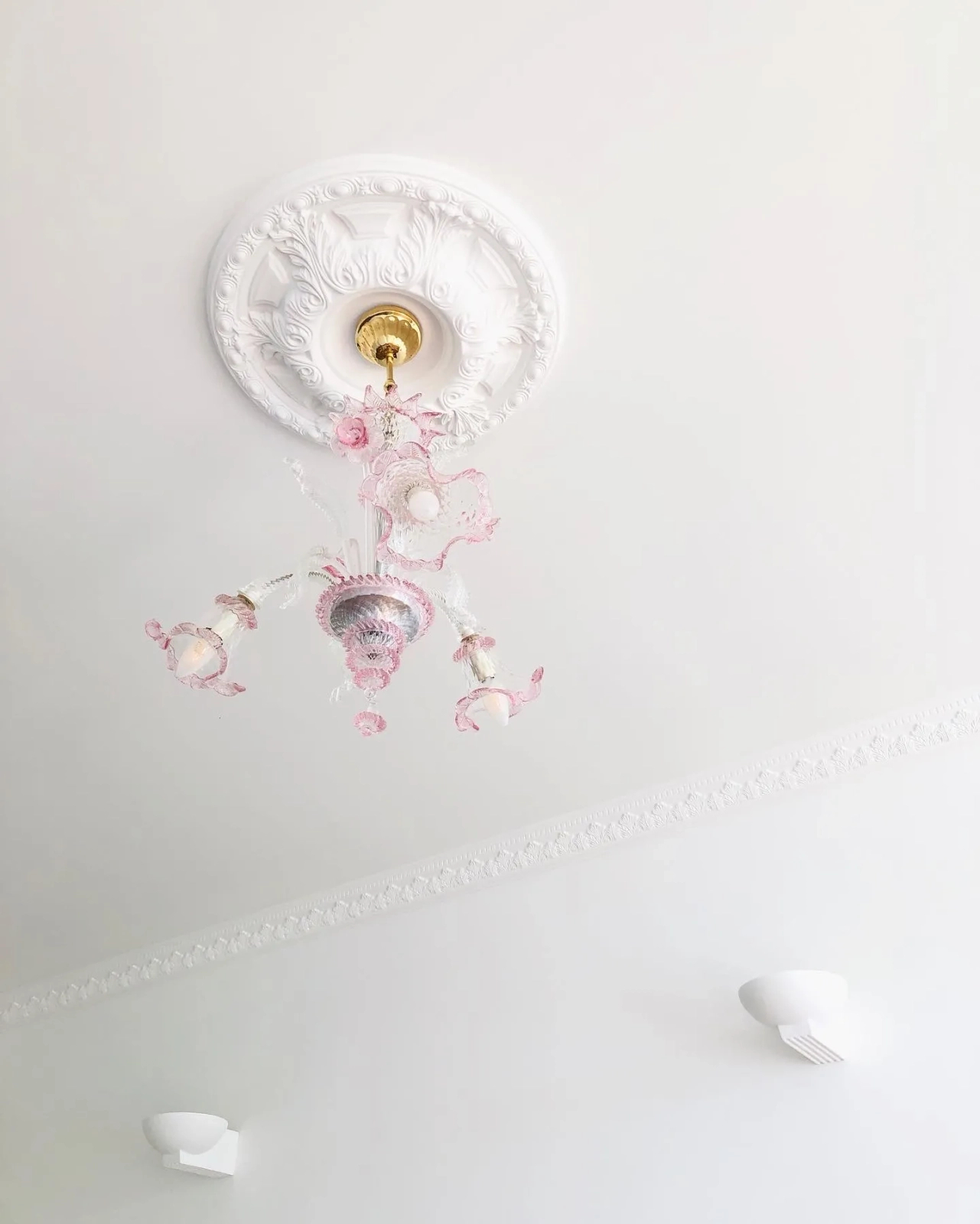 Rozeta sufitowa B3033 biała o wysokości 5.4 cm, z ProFoam