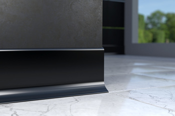 Listwa przypodłogowa aluminiowa czarna RAL9005 cokół Creativa LP80