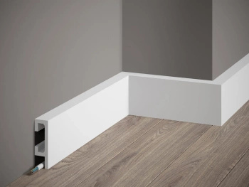 Listwa przypodłogowa QL019P biała RAL 9003 wym. 200 x 2.5 x 8 cm, z PolyForce